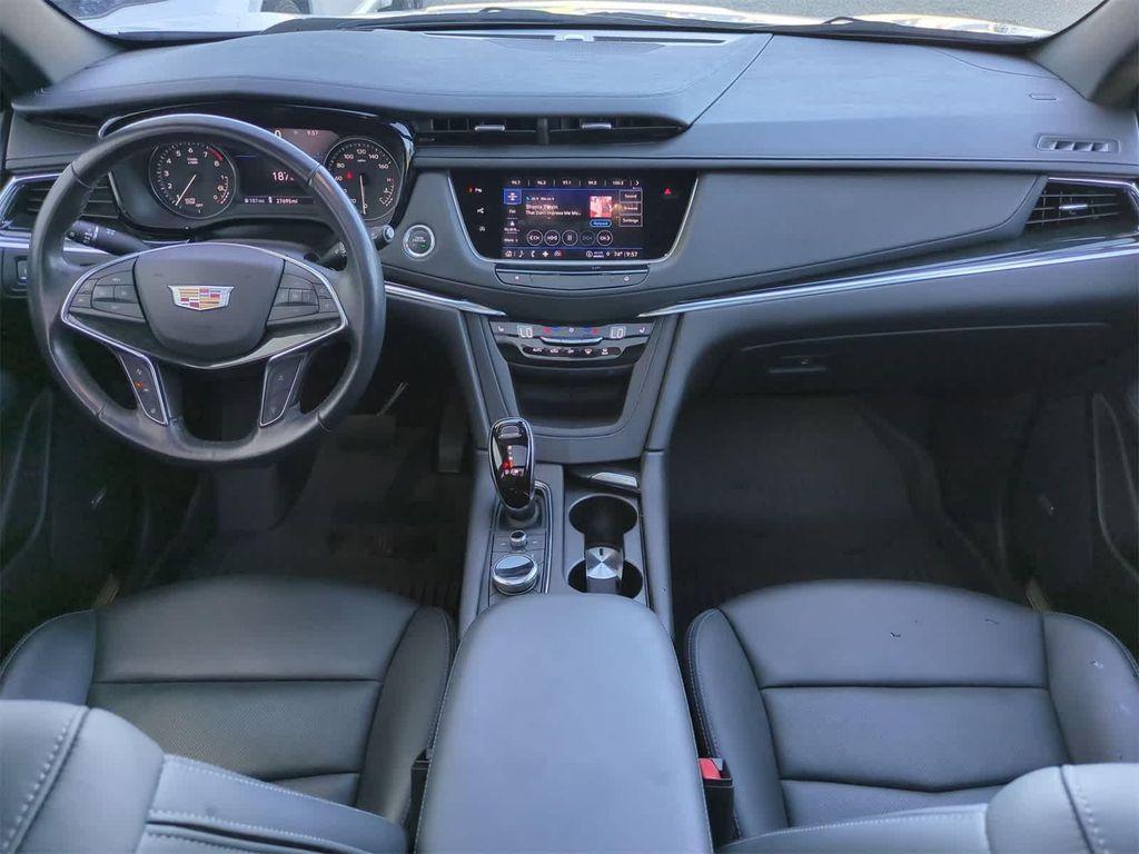 used 2022 Cadillac XT5 car, priced at $30,800