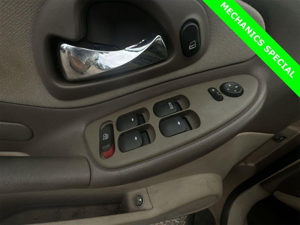 used 2004 Chevrolet Malibu car, priced at $1,225