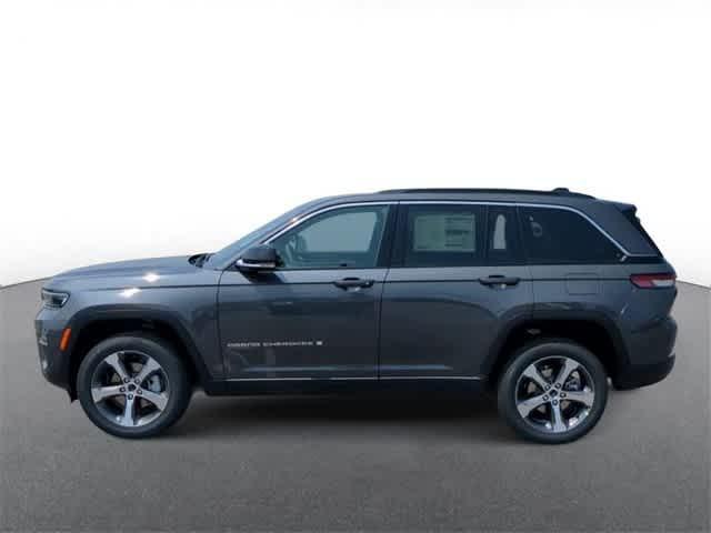 new 2024 Jeep Grand Cherokee car, priced at $49,604