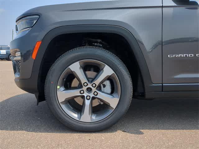 new 2024 Jeep Grand Cherokee car, priced at $49,604