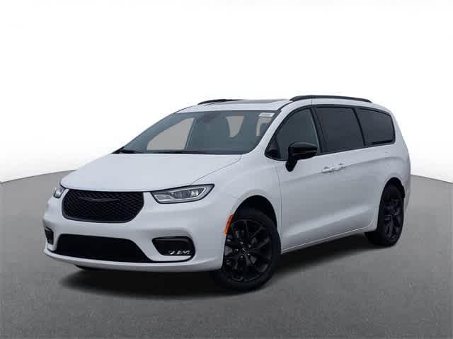 new 2024 Chrysler Pacifica car, priced at $48,874