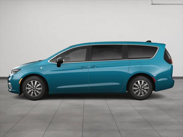 new 2025 Chrysler Pacifica Hybrid car, priced at $55,817