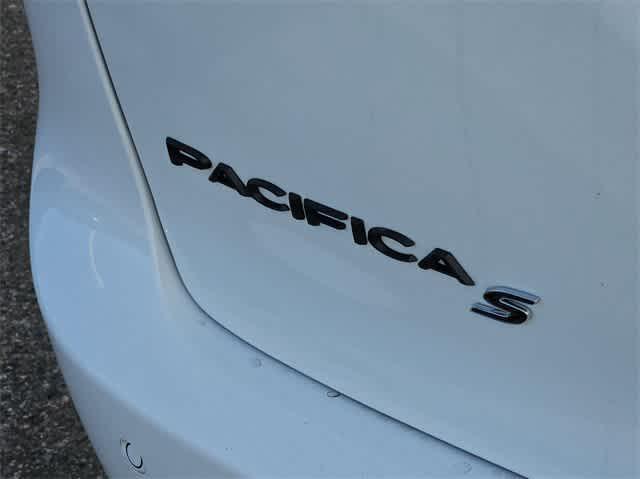 new 2024 Chrysler Pacifica car, priced at $44,106