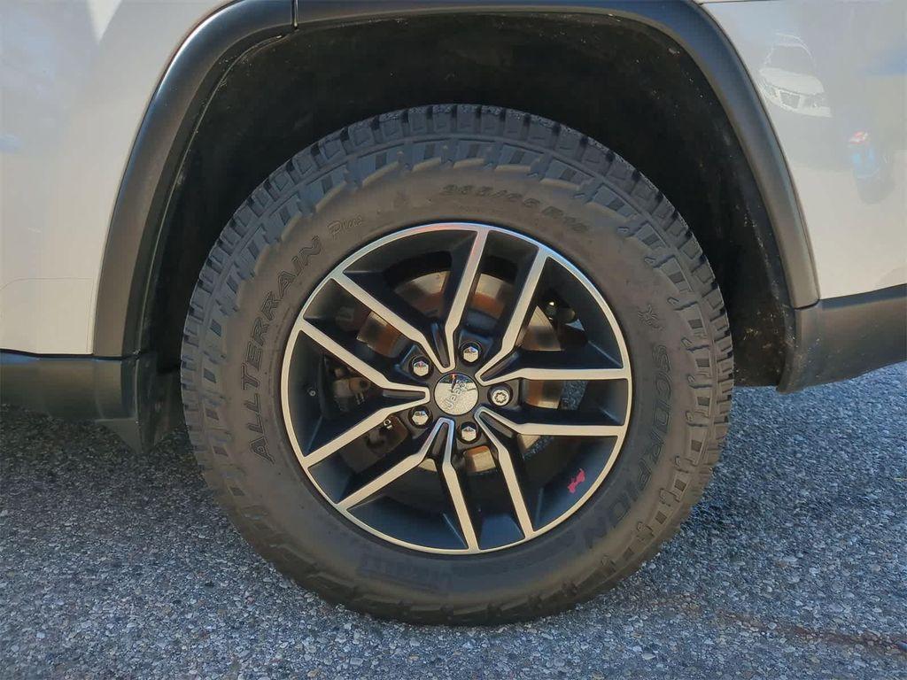 used 2018 Jeep Grand Cherokee car, priced at $18,425