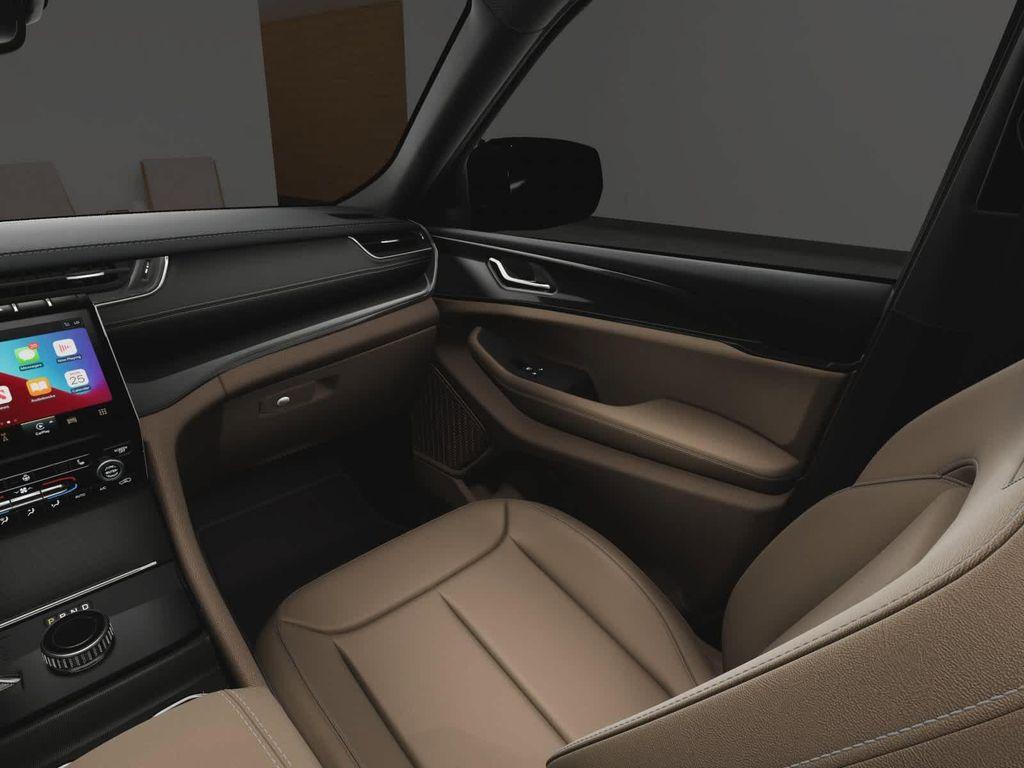 new 2025 Jeep Grand Cherokee car, priced at $49,204