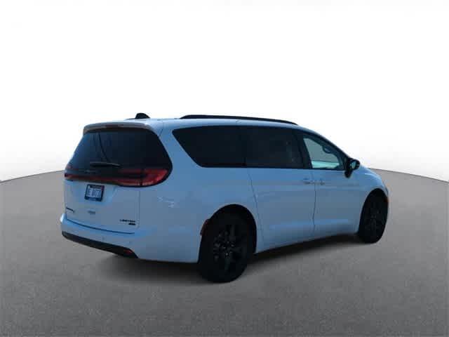 new 2024 Chrysler Pacifica car, priced at $50,124