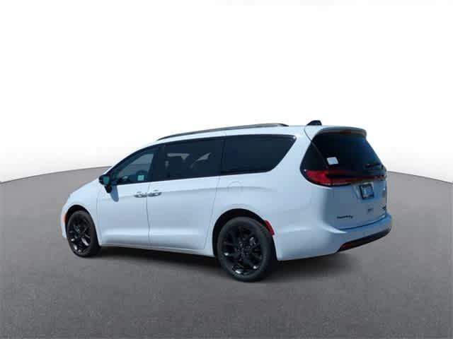 new 2024 Chrysler Pacifica car, priced at $50,124