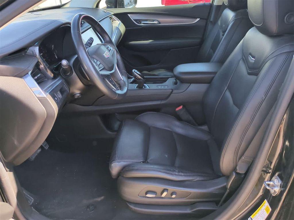 used 2017 Cadillac XT5 car, priced at $17,675