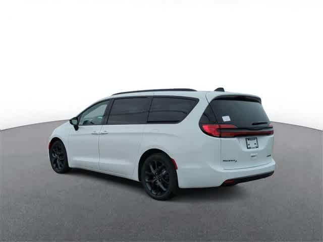 new 2024 Chrysler Pacifica car, priced at $46,106