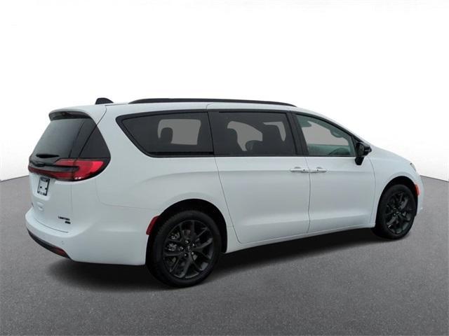 new 2024 Chrysler Pacifica car, priced at $50,124