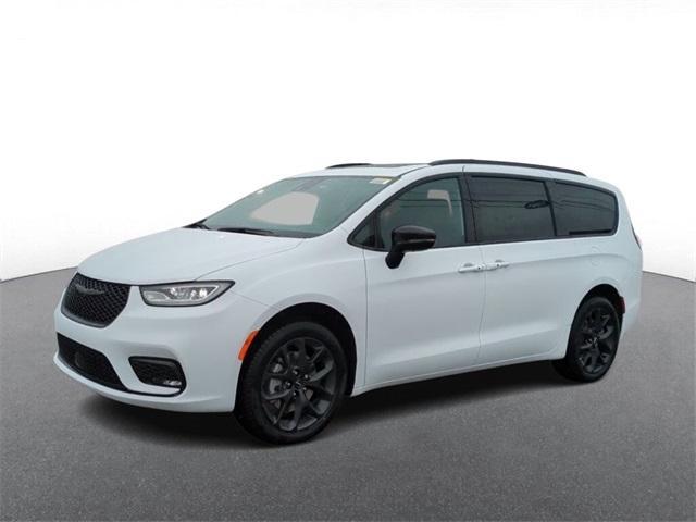 new 2024 Chrysler Pacifica car, priced at $50,124