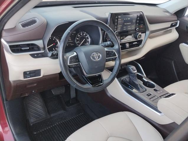 used 2021 Toyota Highlander car, priced at $33,900