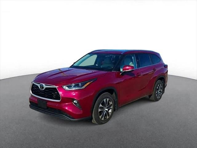 used 2021 Toyota Highlander car, priced at $33,900