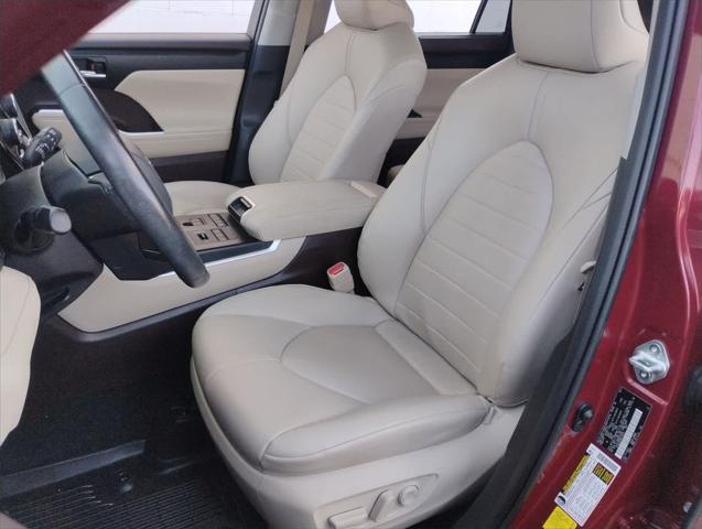 used 2021 Toyota Highlander car, priced at $33,900