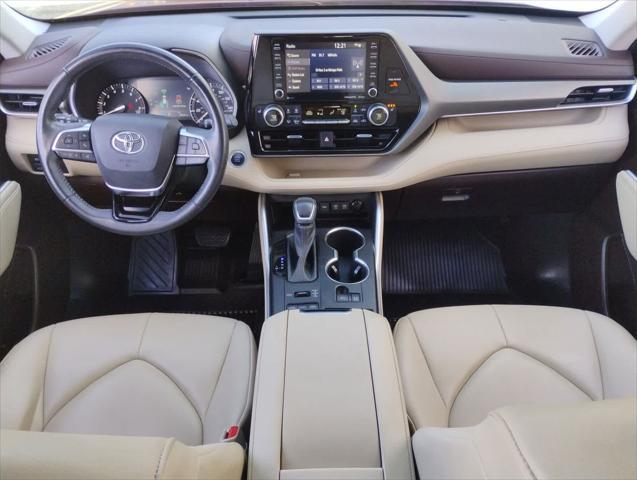 used 2021 Toyota Highlander car, priced at $33,900