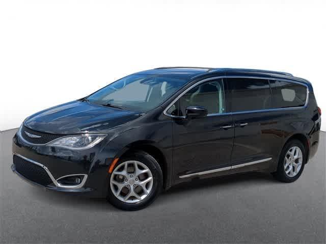 used 2017 Chrysler Pacifica car, priced at $16,400