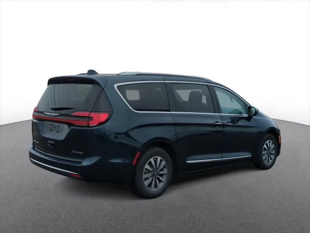 used 2021 Chrysler Pacifica Hybrid car, priced at $29,000