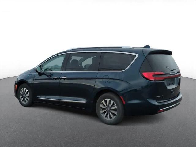 used 2021 Chrysler Pacifica Hybrid car, priced at $29,000