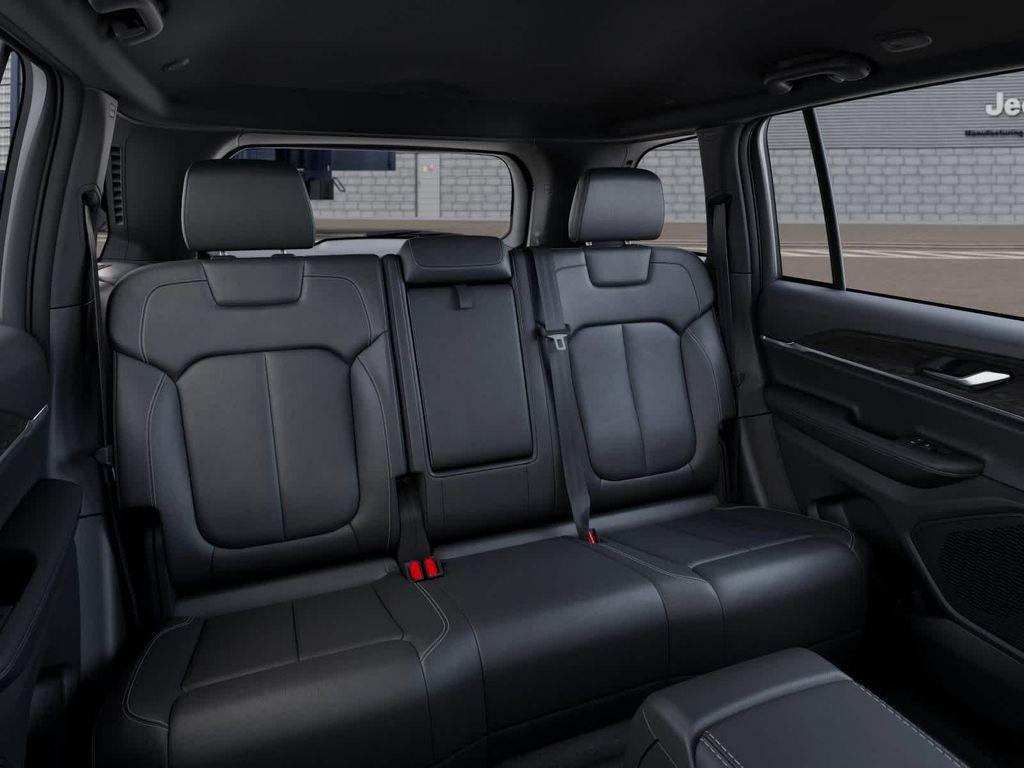 new 2025 Jeep Grand Cherokee car, priced at $50,014