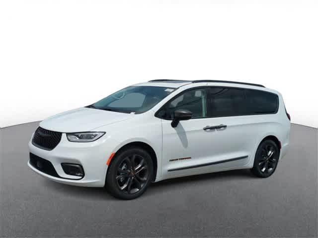 new 2024 Chrysler Pacifica car, priced at $42,062