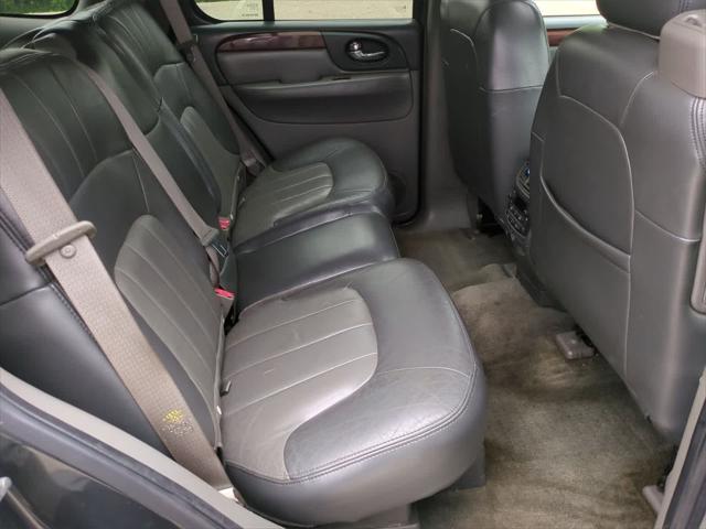 used 2004 GMC Envoy car, priced at $3,875