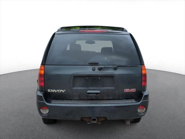 used 2004 GMC Envoy car, priced at $3,875