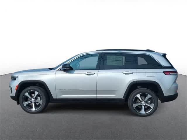 new 2024 Jeep Grand Cherokee car, priced at $49,604