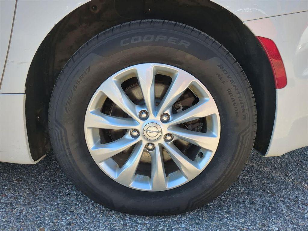 used 2018 Chrysler Pacifica car, priced at $15,900