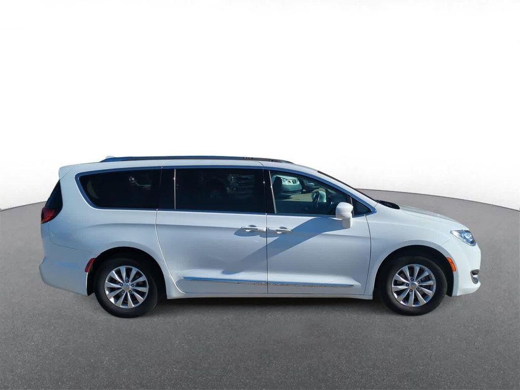 used 2018 Chrysler Pacifica car, priced at $15,900