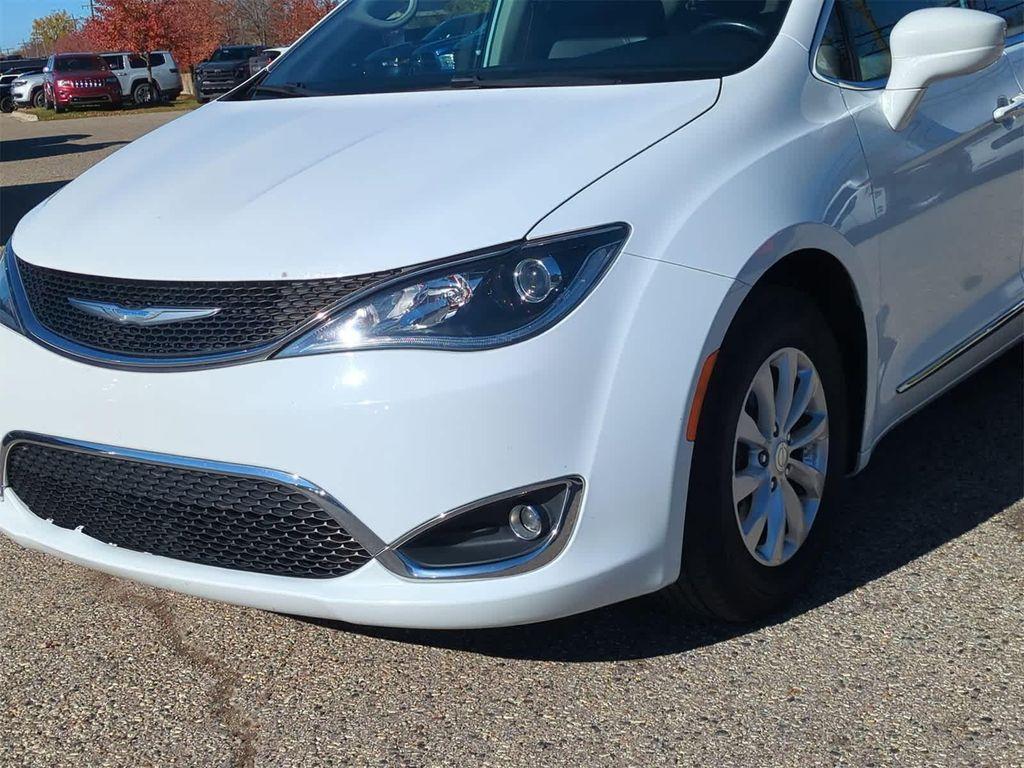 used 2018 Chrysler Pacifica car, priced at $15,900