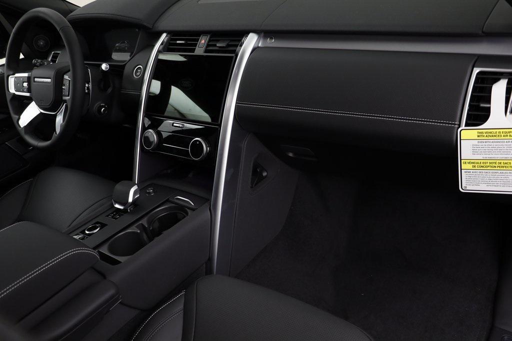 new 2025 Land Rover Discovery car, priced at $76,318