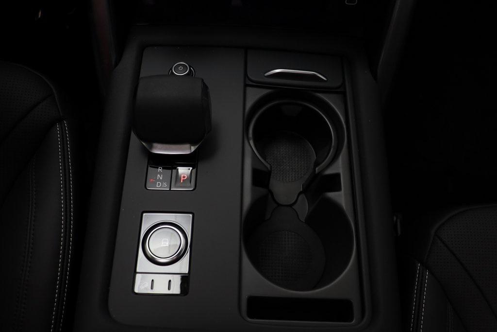 new 2025 Land Rover Discovery car, priced at $76,318