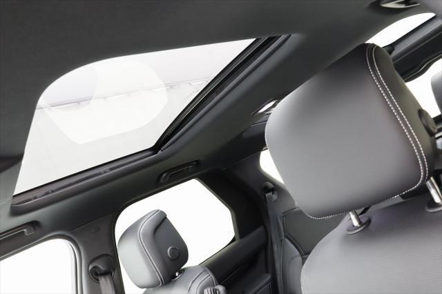 new 2025 Land Rover Discovery car, priced at $68,868