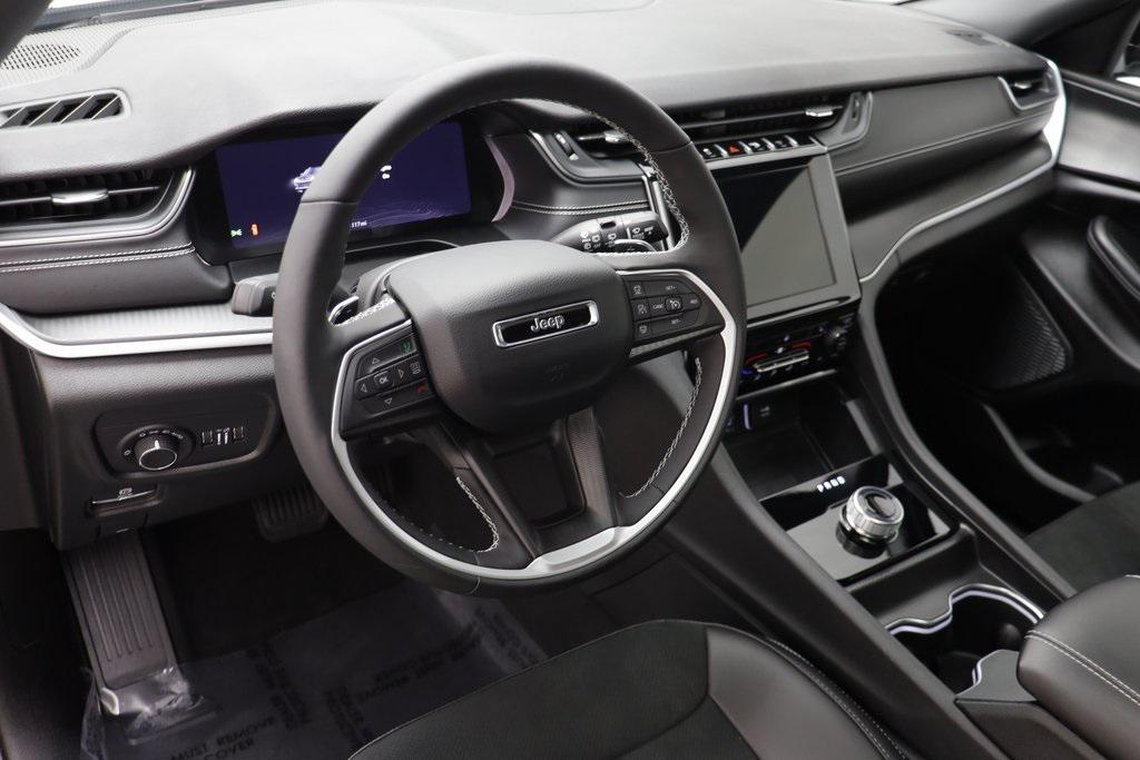 used 2025 Jeep Grand Cherokee car, priced at $36,397