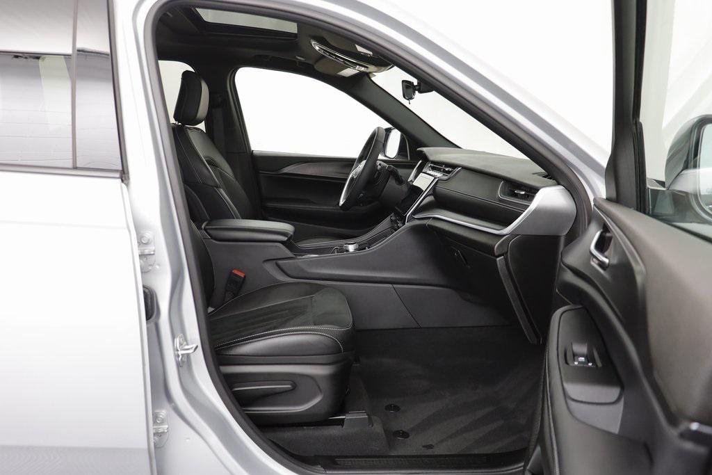 used 2025 Jeep Grand Cherokee car, priced at $36,397