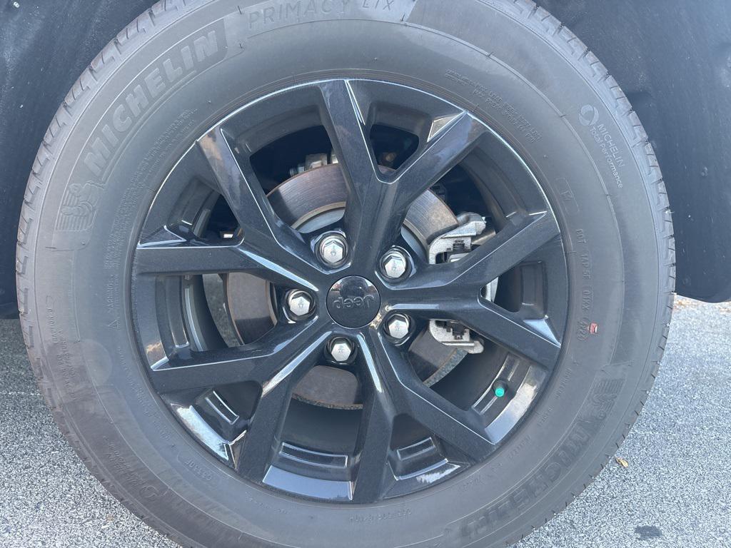 used 2025 Jeep Grand Cherokee car, priced at $38,081