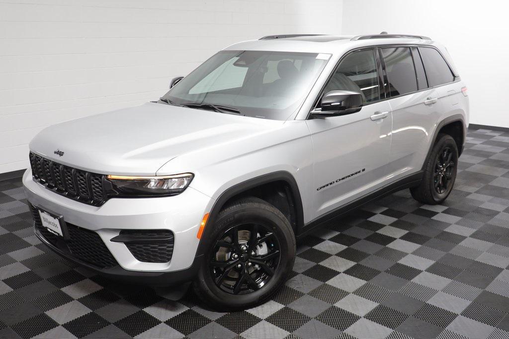 used 2025 Jeep Grand Cherokee car, priced at $36,397