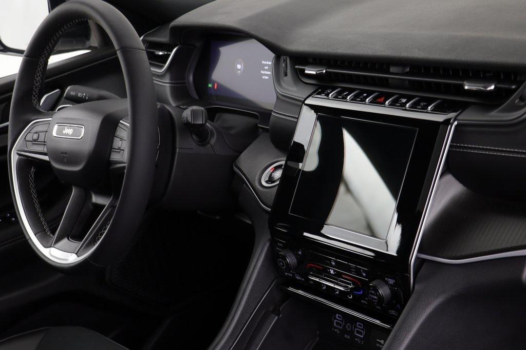 used 2025 Jeep Grand Cherokee car, priced at $36,397