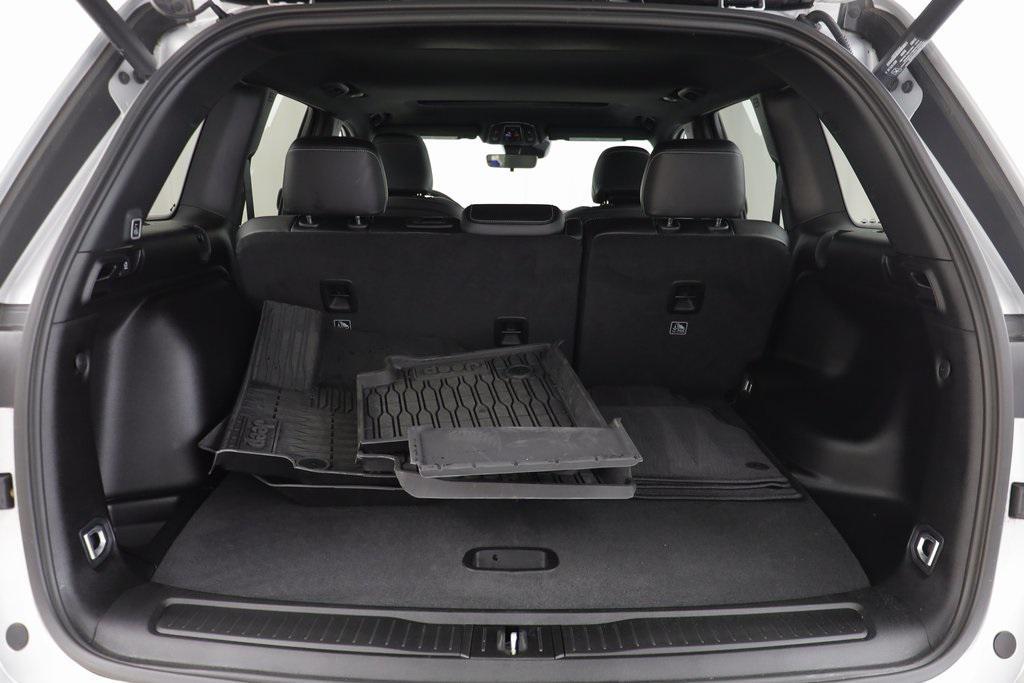 used 2025 Jeep Grand Cherokee car, priced at $36,397