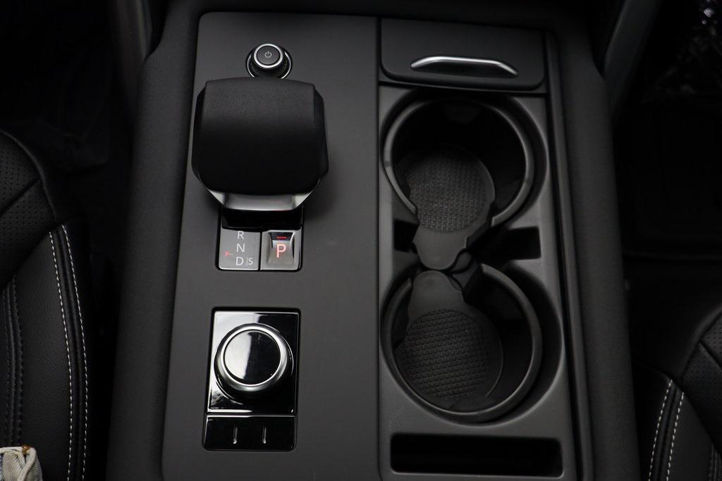 new 2025 Land Rover Discovery car, priced at $70,193