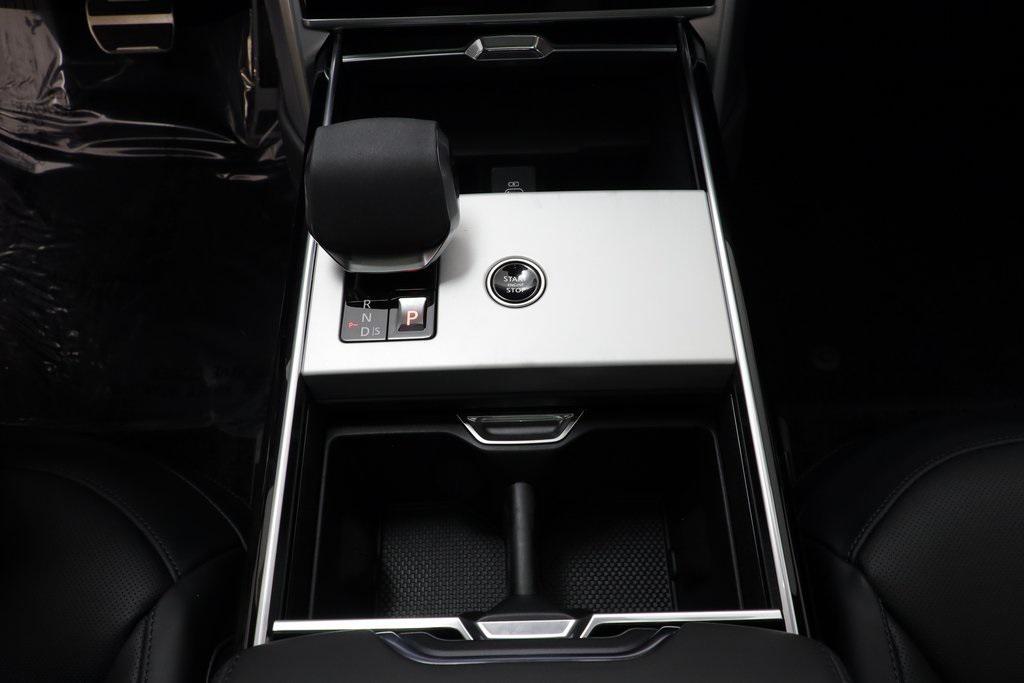 new 2025 Land Rover Range Rover car, priced at $156,285