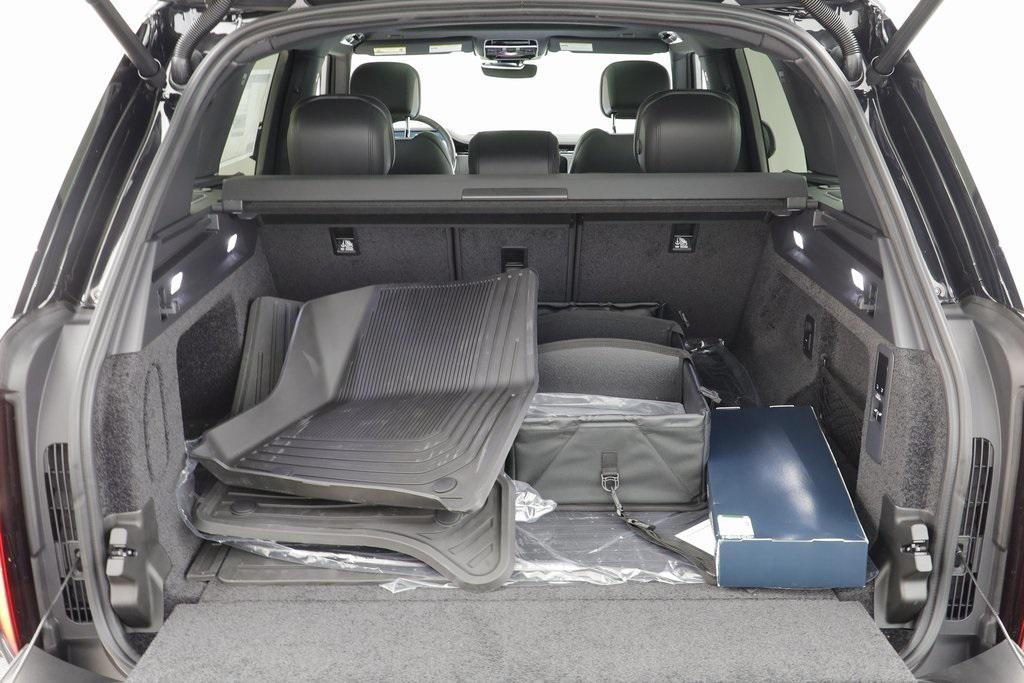 new 2025 Land Rover Range Rover car, priced at $156,285