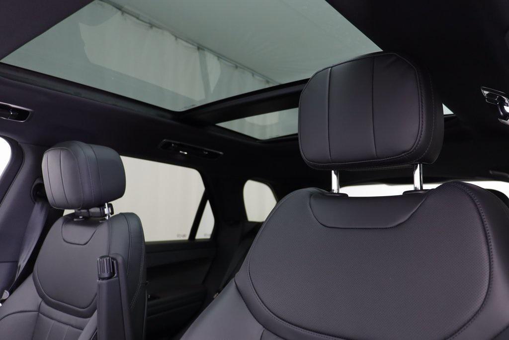 new 2025 Land Rover Range Rover Sport car, priced at $91,215