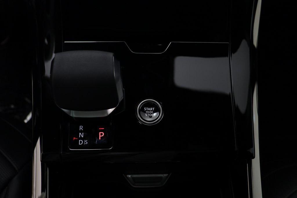 new 2025 Land Rover Range Rover Sport car, priced at $91,215