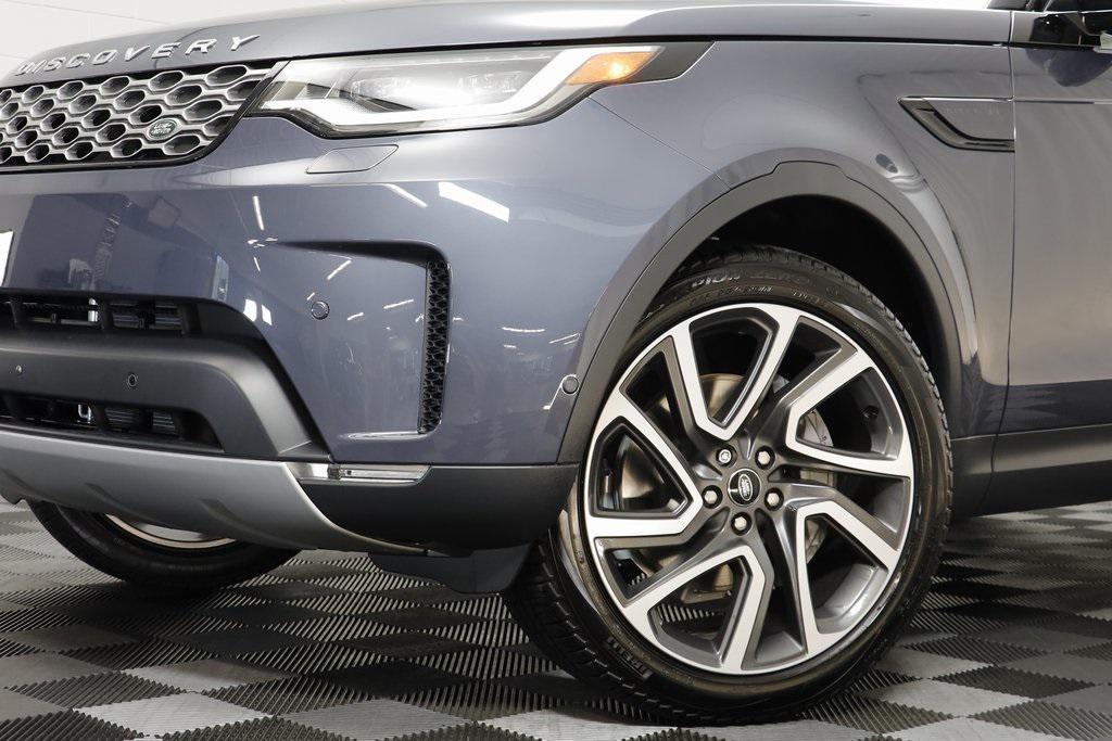 new 2025 Land Rover Discovery car, priced at $69,278