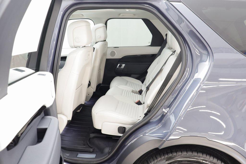 new 2025 Land Rover Discovery car, priced at $69,278