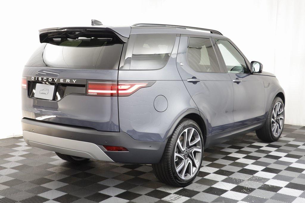 new 2025 Land Rover Discovery car, priced at $69,278