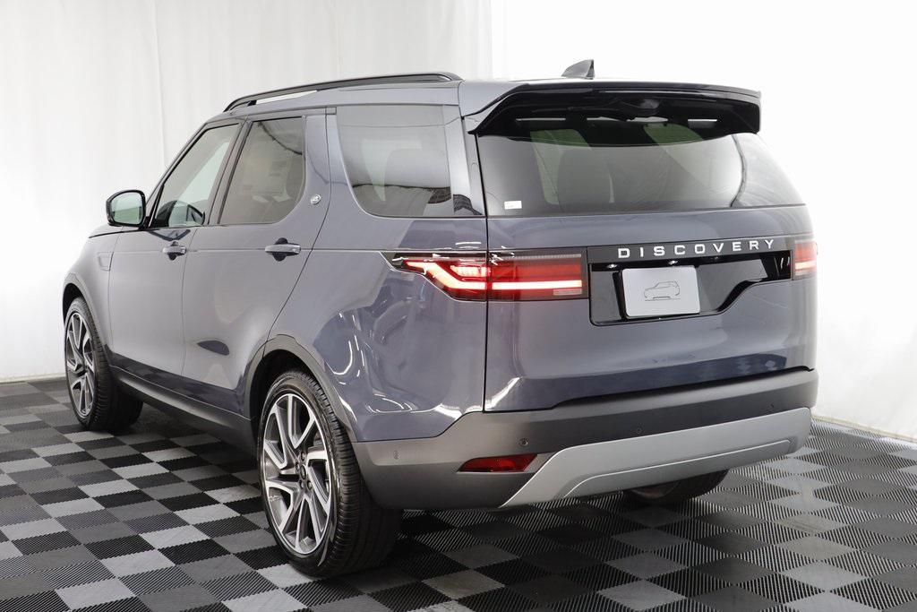 new 2025 Land Rover Discovery car, priced at $69,278