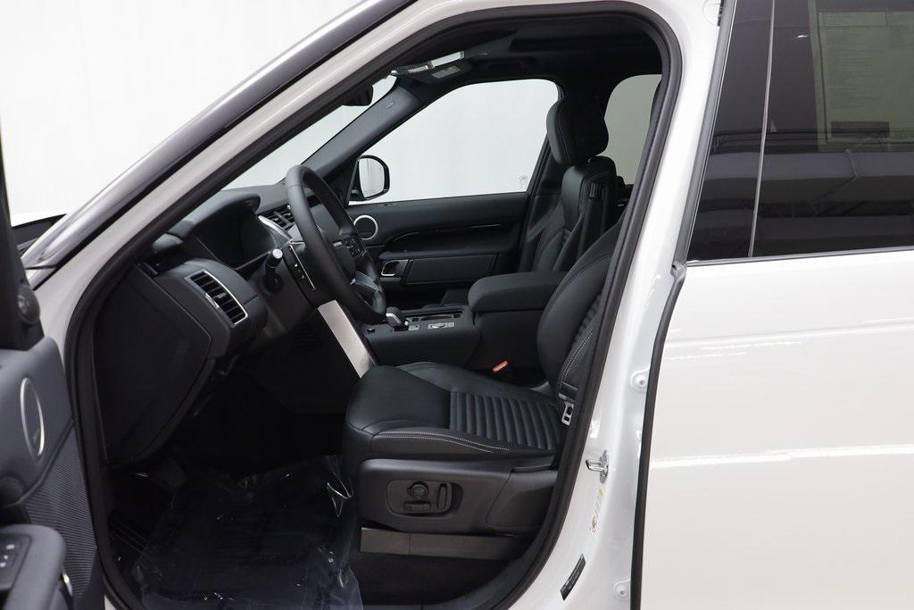 new 2025 Land Rover Discovery car, priced at $69,153