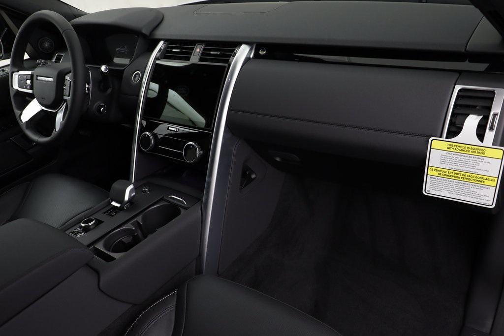 new 2025 Land Rover Discovery car, priced at $69,153